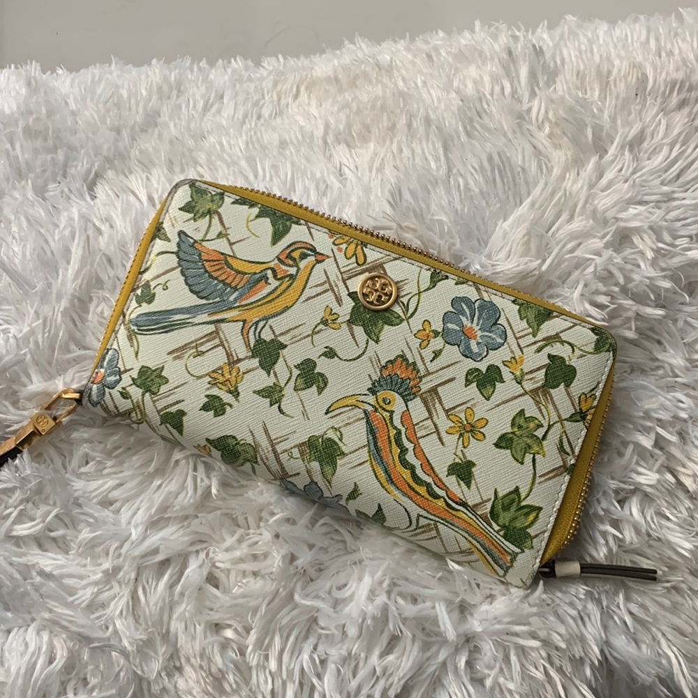 Tori Burch wallet